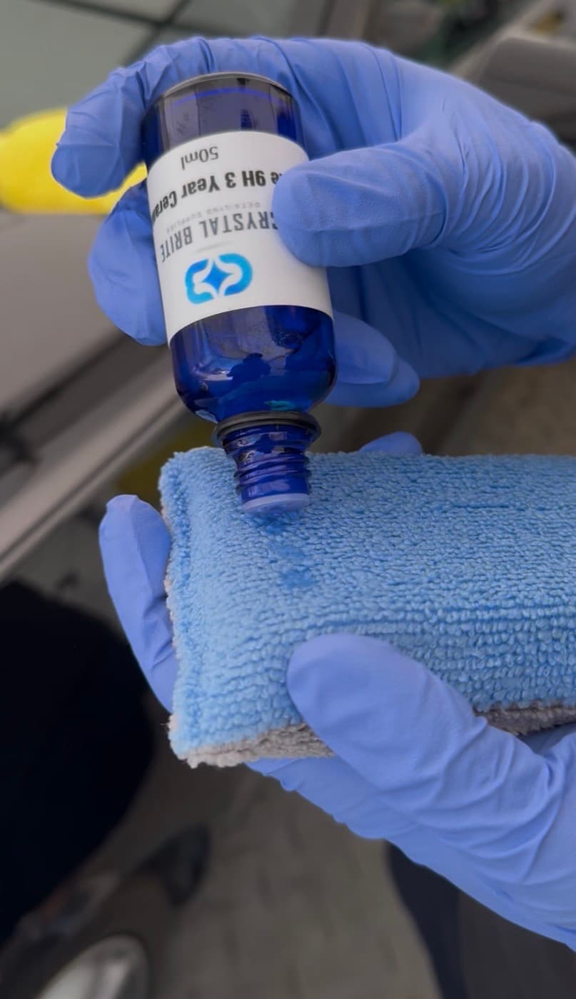 Ceramic coating bottle and applicator